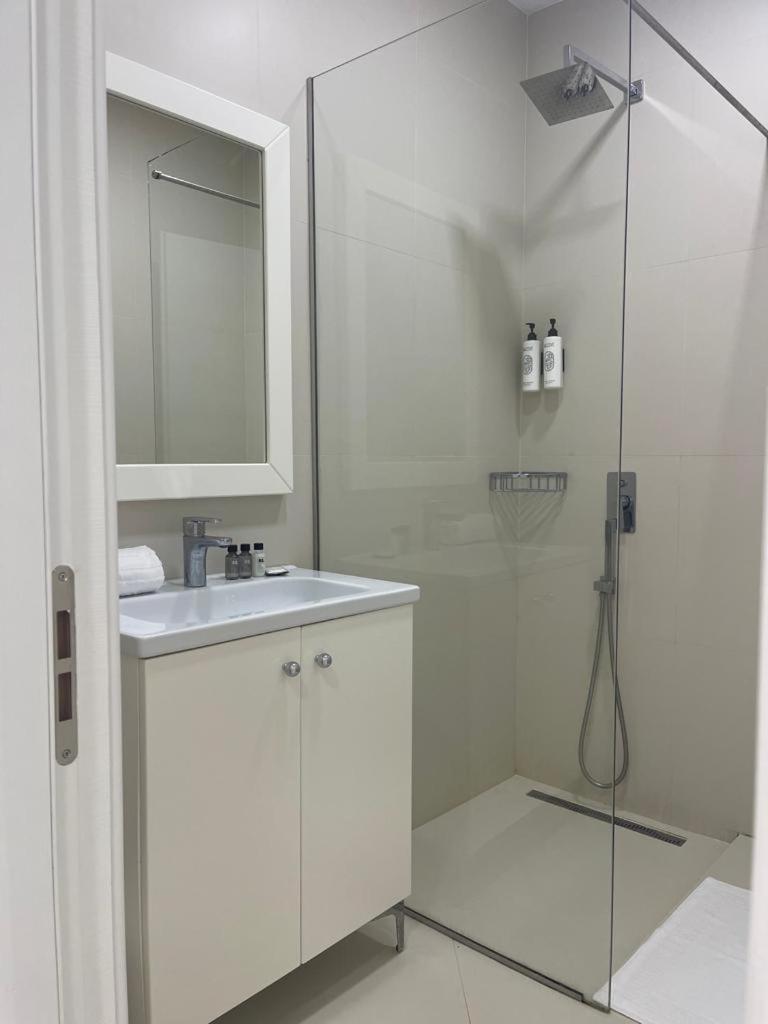 Hotel Adria Shëngjin Esterno foto