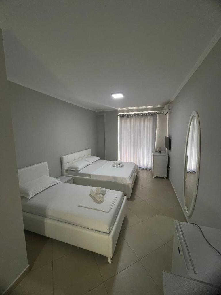 Hotel Adria Shëngjin Esterno foto